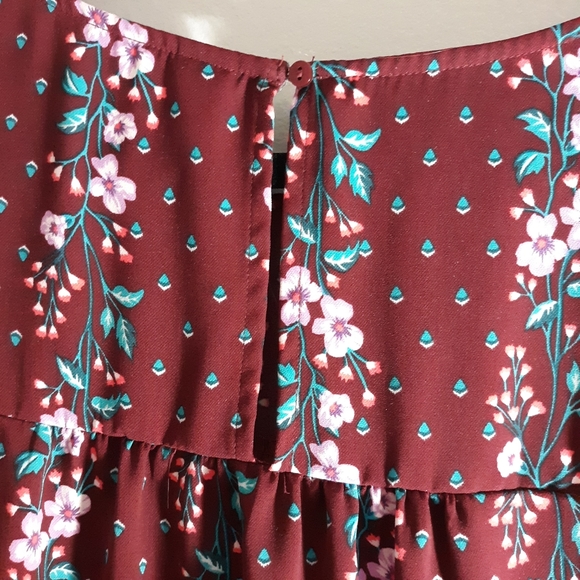 Old Navy burgundy floral blouse with bell sleeves - Picture 4 of 5